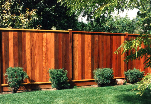 Redwood Capped Privacy Fence in Aurora